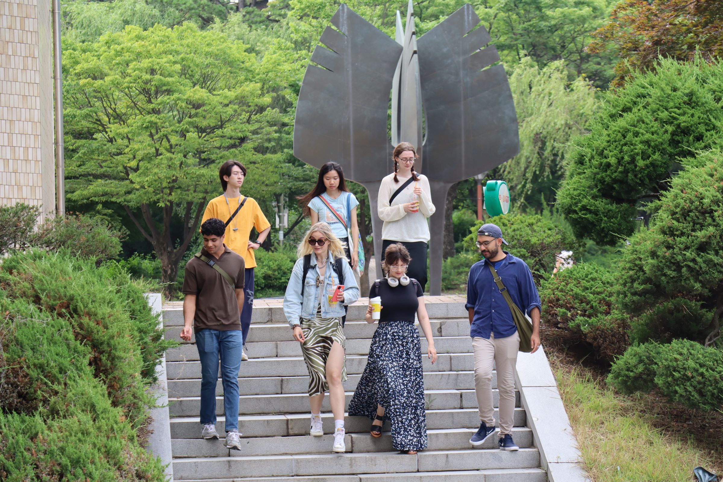 2024年韩国首尔国立大学本科留学生奖学金政策